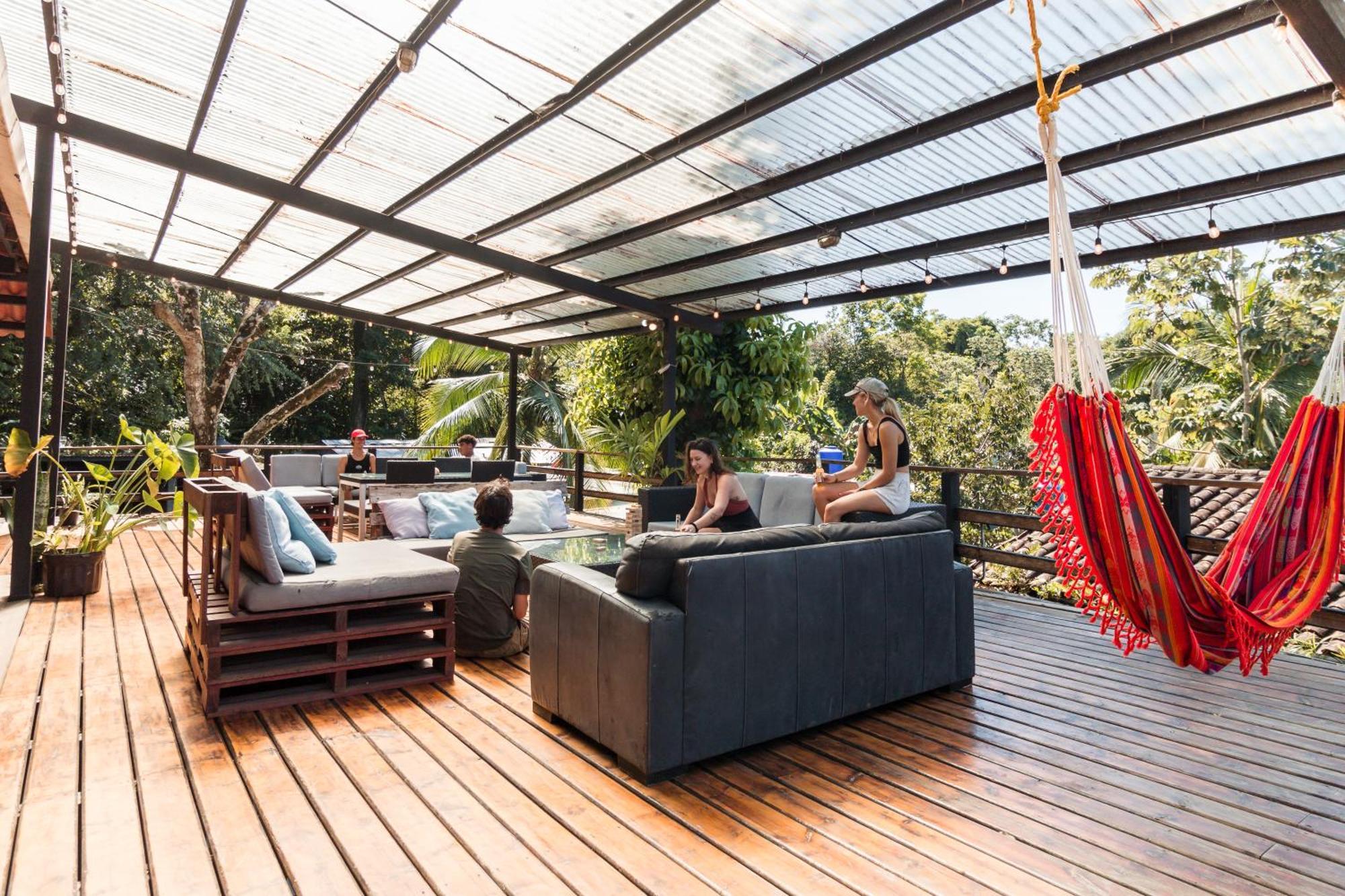 Vento Surf Hostel *